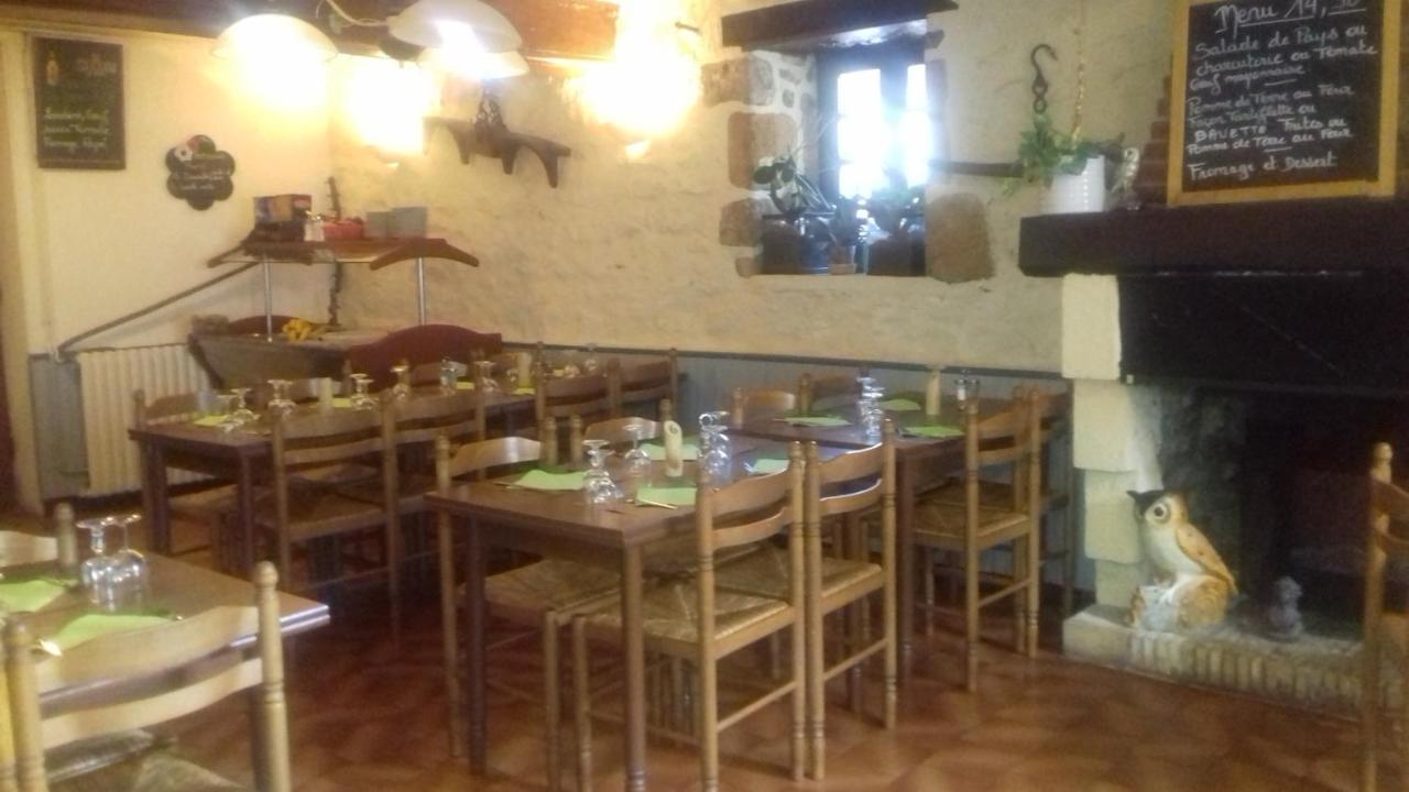 Auberge Du Bon Coin Moulins-Engilbert Exterior foto